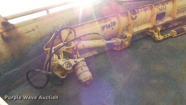 image for item DC5635 2002 International 4900 dump truck