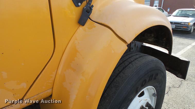 image for item DC5635 2002 International 4900 dump truck