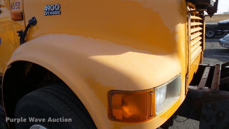 image for item DC5635 2002 International 4900 dump truck