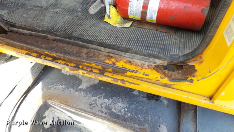 image for item DC5635 2002 International 4900 dump truck