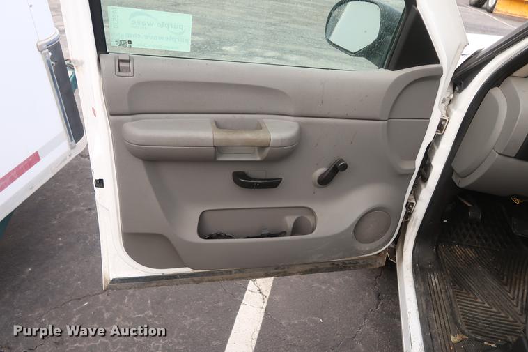 image for item DC5640 2008 Chevrolet Silverado 1500 pickup truck