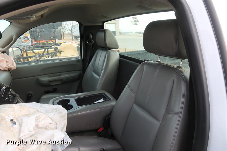 image for item DC5640 2008 Chevrolet Silverado 1500 pickup truck