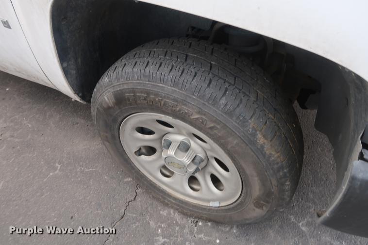 image for item DC5640 2008 Chevrolet Silverado 1500 pickup truck