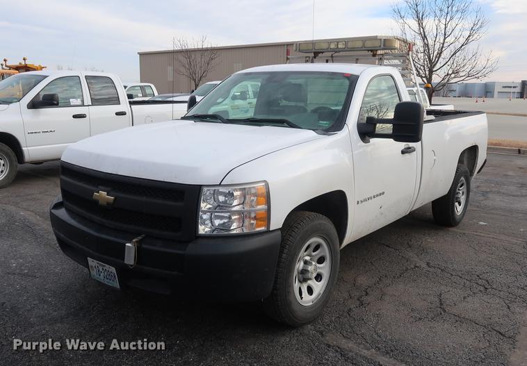 image for item DC5647 2007 Chevrolet Silverado 1500 pickup truck