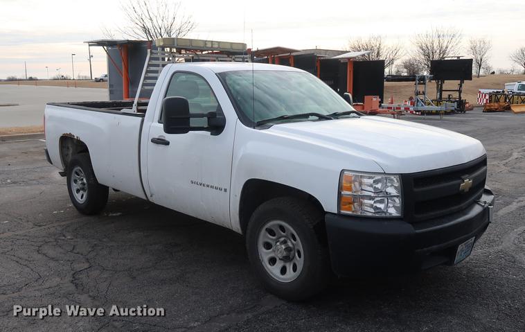 image for item DC5647 2007 Chevrolet Silverado 1500 pickup truck