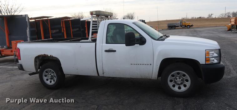 image for item DC5647 2007 Chevrolet Silverado 1500 pickup truck
