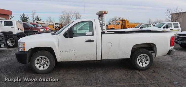 image for item DC5647 2007 Chevrolet Silverado 1500 pickup truck