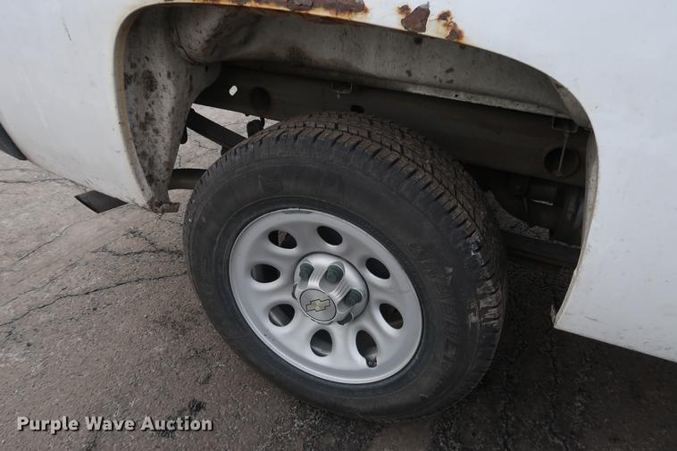 image for item DC5647 2007 Chevrolet Silverado 1500 pickup truck