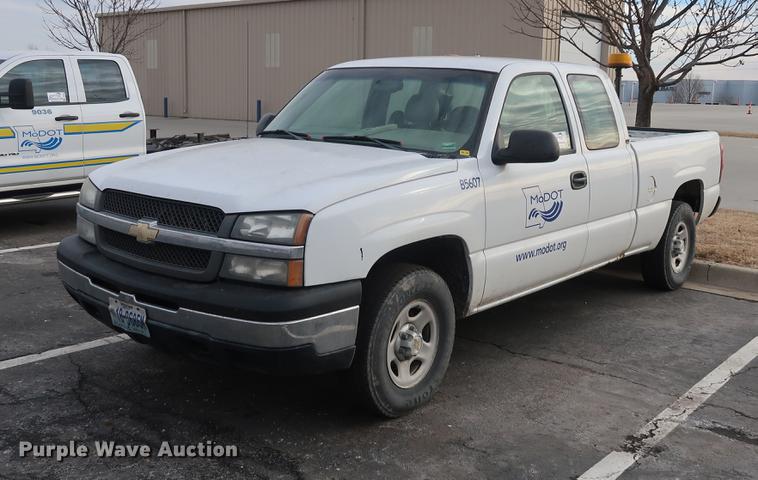 image for item DC5648 2003 Chevrolet Silverado 1500 Ext. Cab pickup truck