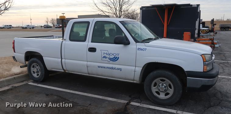 image for item DC5648 2003 Chevrolet Silverado 1500 Ext. Cab pickup truck