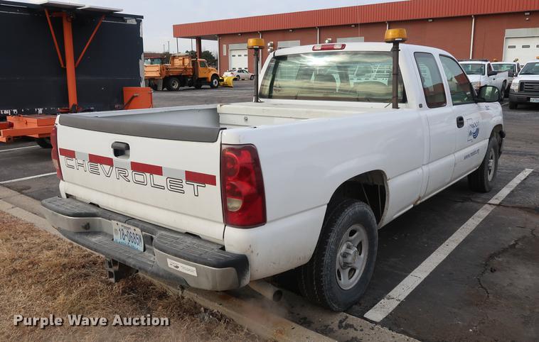image for item DC5648 2003 Chevrolet Silverado 1500 Ext. Cab pickup truck