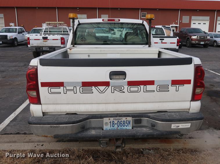 image for item DC5648 2003 Chevrolet Silverado 1500 Ext. Cab pickup truck