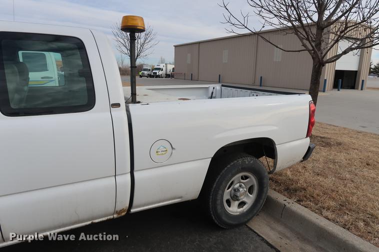 image for item DC5648 2003 Chevrolet Silverado 1500 Ext. Cab pickup truck