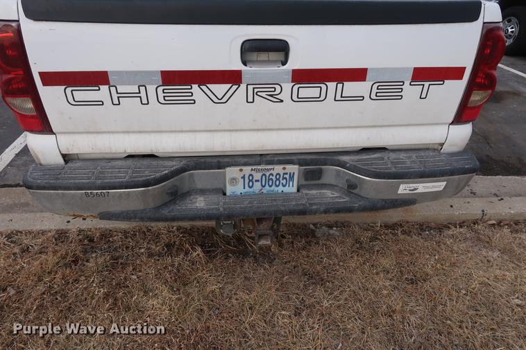 image for item DC5648 2003 Chevrolet Silverado 1500 Ext. Cab pickup truck