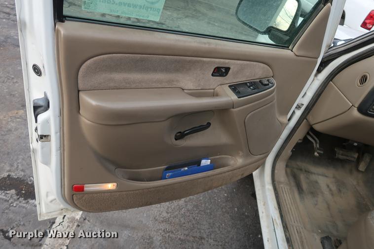 image for item DC5648 2003 Chevrolet Silverado 1500 Ext. Cab pickup truck