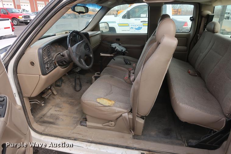 image for item DC5648 2003 Chevrolet Silverado 1500 Ext. Cab pickup truck