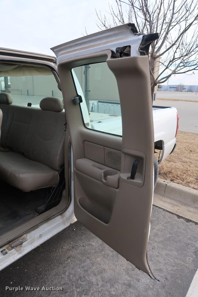 image for item DC5648 2003 Chevrolet Silverado 1500 Ext. Cab pickup truck