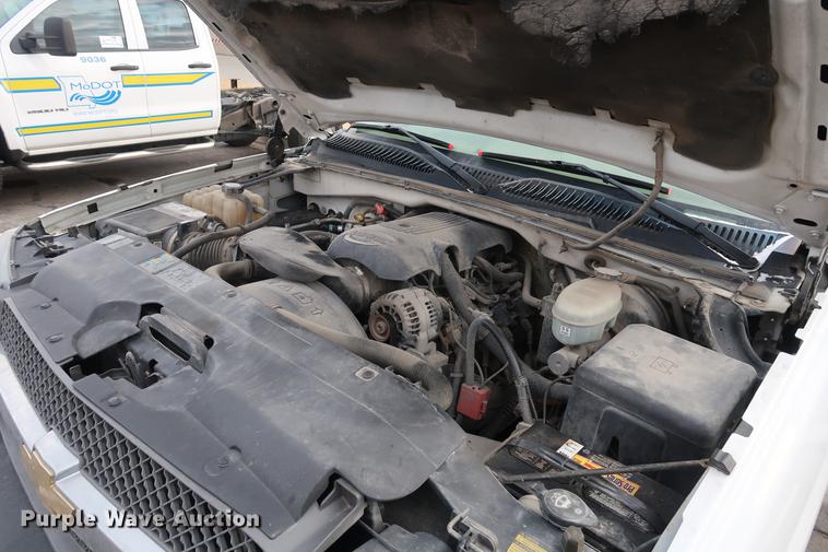 image for item DC5648 2003 Chevrolet Silverado 1500 Ext. Cab pickup truck