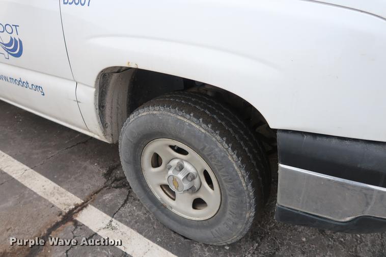 image for item DC5648 2003 Chevrolet Silverado 1500 Ext. Cab pickup truck