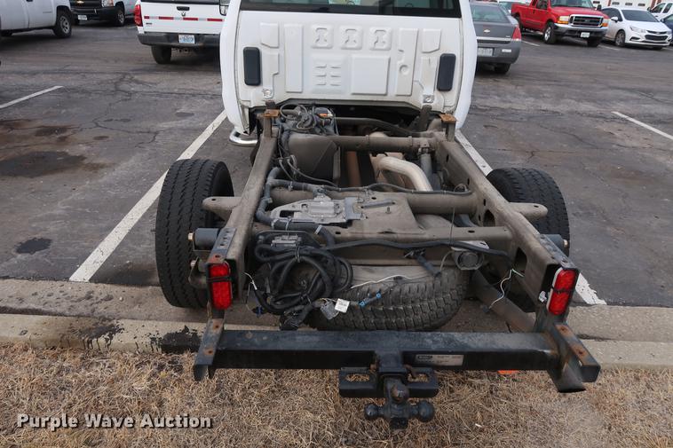 image for item DC5650 2015 Chevrolet Silverado 2500HD Double Cab pickup truck cab and chassis