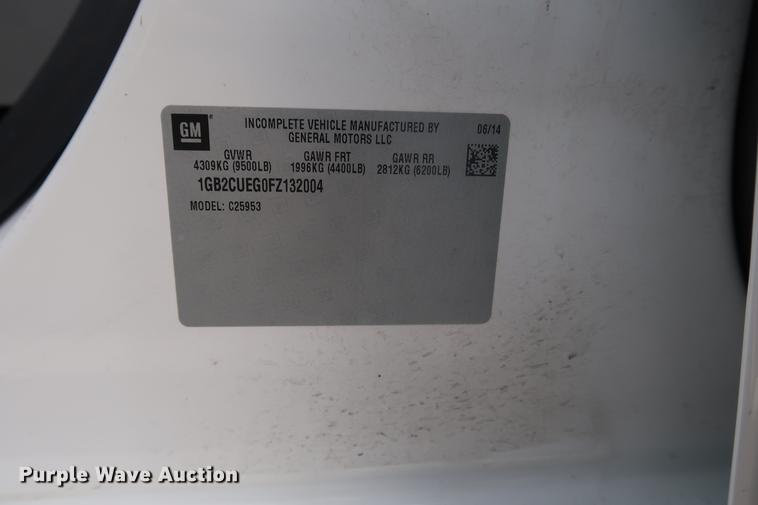 image for item DC5650 2015 Chevrolet Silverado 2500HD Double Cab pickup truck cab and chassis