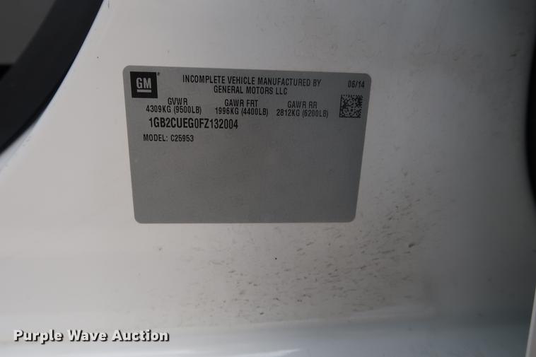 image for item DC5650 2015 Chevrolet Silverado 2500HD Double Cab pickup truck cab and chassis