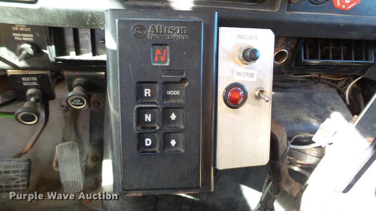 image for item DC5653 2002 International 4900 dump truck