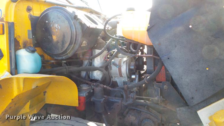 image for item DC5653 2002 International 4900 dump truck