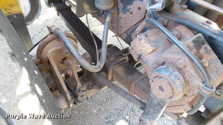 image for item DC5653 2002 International 4900 dump truck