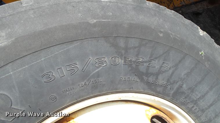 image for item DC5653 2002 International 4900 dump truck