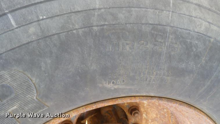 image for item DC5653 2002 International 4900 dump truck