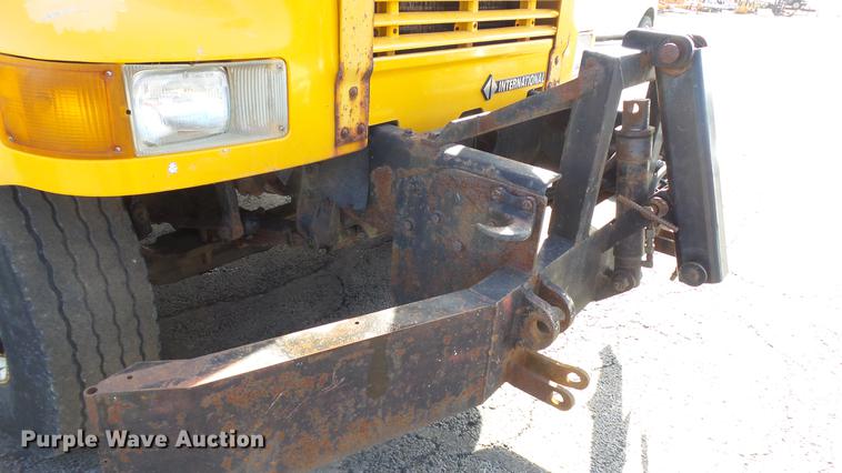 image for item DC5653 2002 International 4900 dump truck