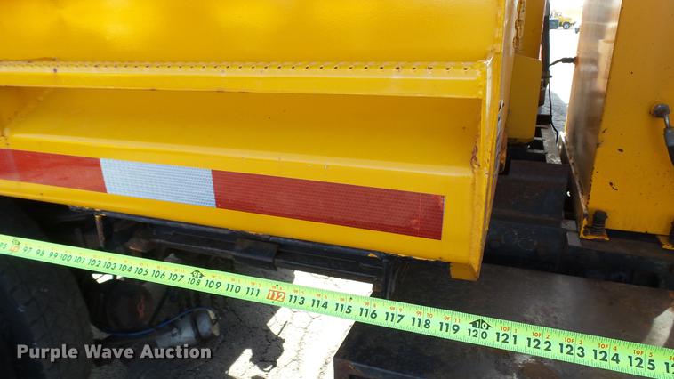 image for item DC5653 2002 International 4900 dump truck