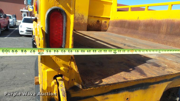 image for item DC5653 2002 International 4900 dump truck