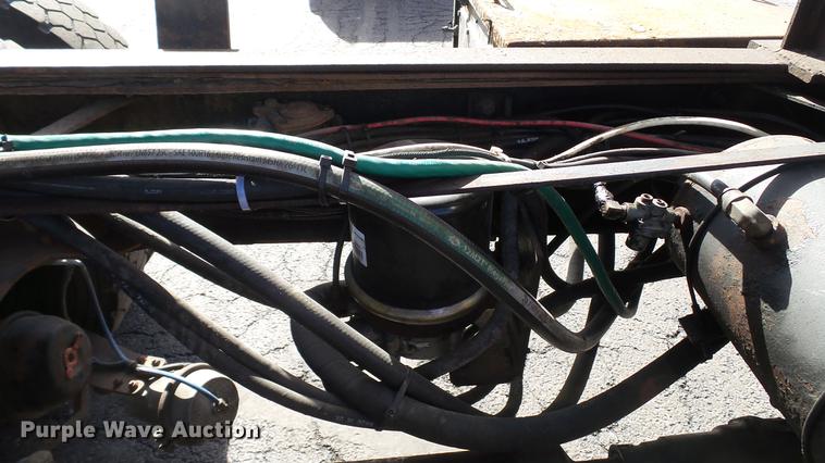 image for item DC5653 2002 International 4900 dump truck