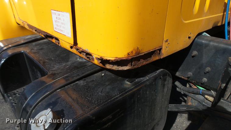 image for item DC5653 2002 International 4900 dump truck