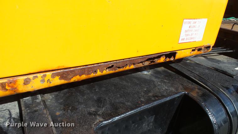 image for item DC5653 2002 International 4900 dump truck