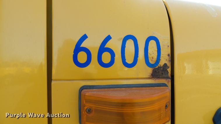 image for item DC5653 2002 International 4900 dump truck