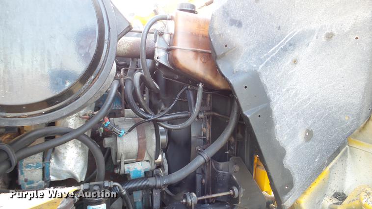 image for item DC5654 2002 International 4900 dump truck