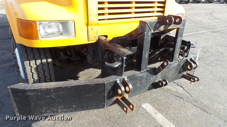 image for item DC5654 2002 International 4900 dump truck