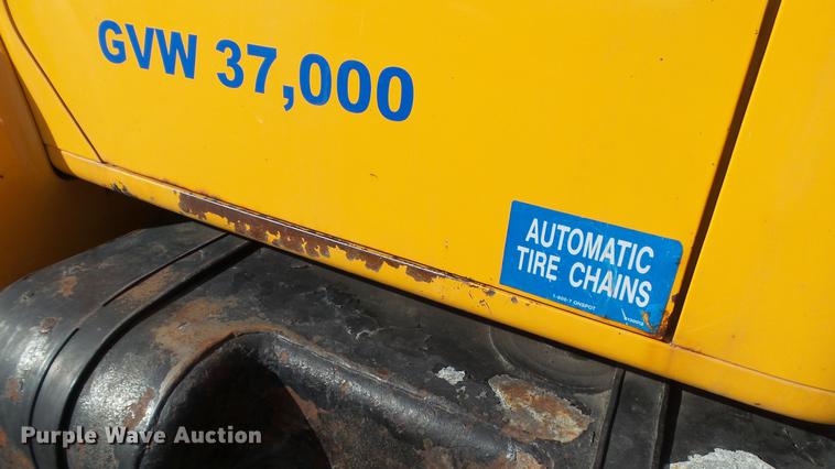 image for item DC5654 2002 International 4900 dump truck