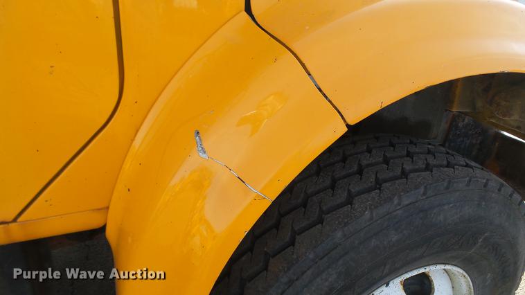 image for item DC5654 2002 International 4900 dump truck