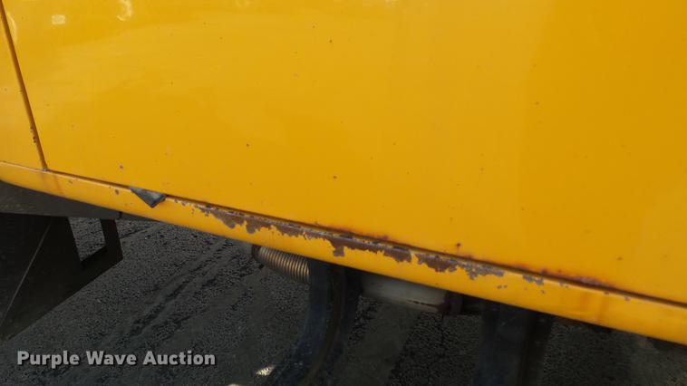 image for item DC5654 2002 International 4900 dump truck