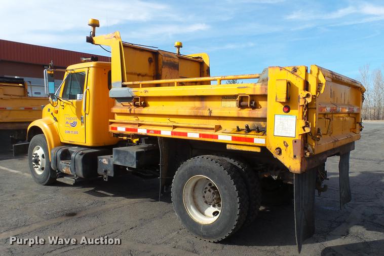 image for item DC5655 2002 International 4900 dump truck