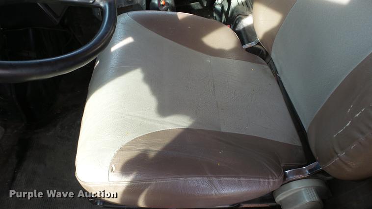 image for item DC5655 2002 International 4900 dump truck