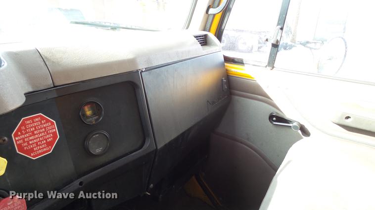 image for item DC5655 2002 International 4900 dump truck