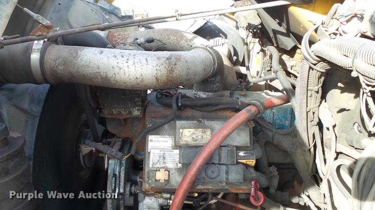 image for item DC5655 2002 International 4900 dump truck