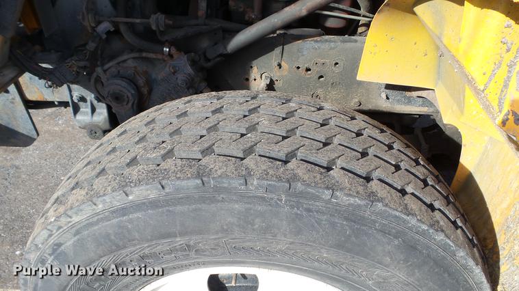 image for item DC5655 2002 International 4900 dump truck