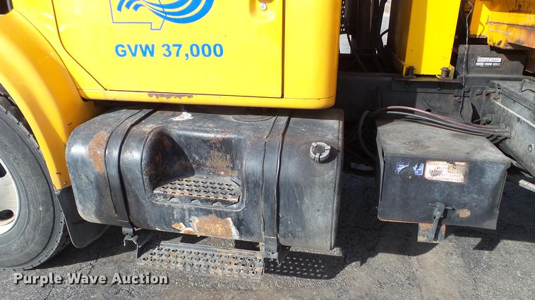 image for item DC5655 2002 International 4900 dump truck