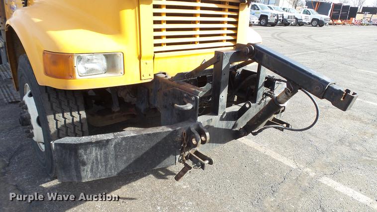 image for item DC5655 2002 International 4900 dump truck